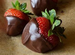 Healthy Chocolate Covered Strawberries
